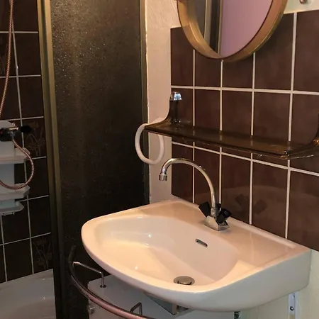 T2, 4 Couchages, Terrasse, Jardinet, Parking, Proche Commerces Et Plage, - Fr-1-81-298 * Le Barcarès