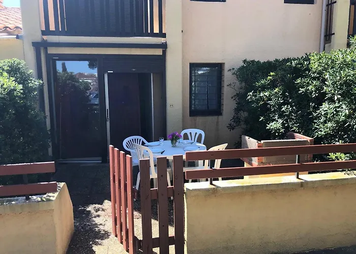 T2, 4 Couchages, Terrasse, Jardinet, Parking, Proche Commerces Et Plage, - Fr-1-81-298